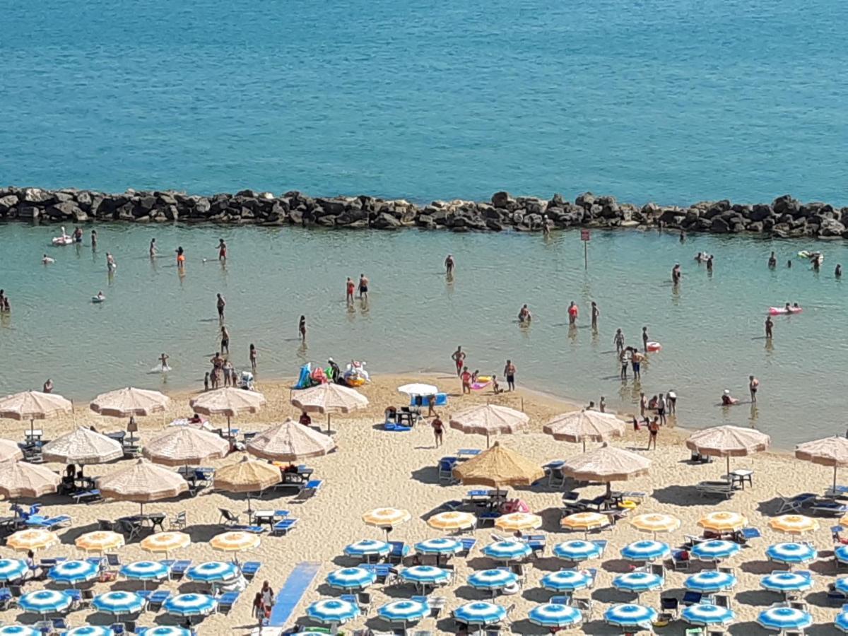 Montesilvano MarinaLa Terrazza Sul Mare公寓 外观 照片